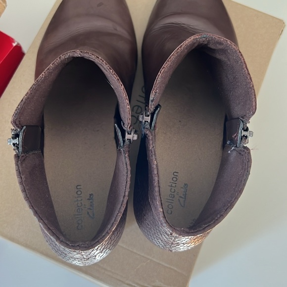 Clark’s brown leather booties - Picture 8 of 9